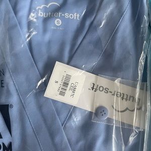 3 Womens Scrub Tops - S & 1 pair women’s scrub pants XST